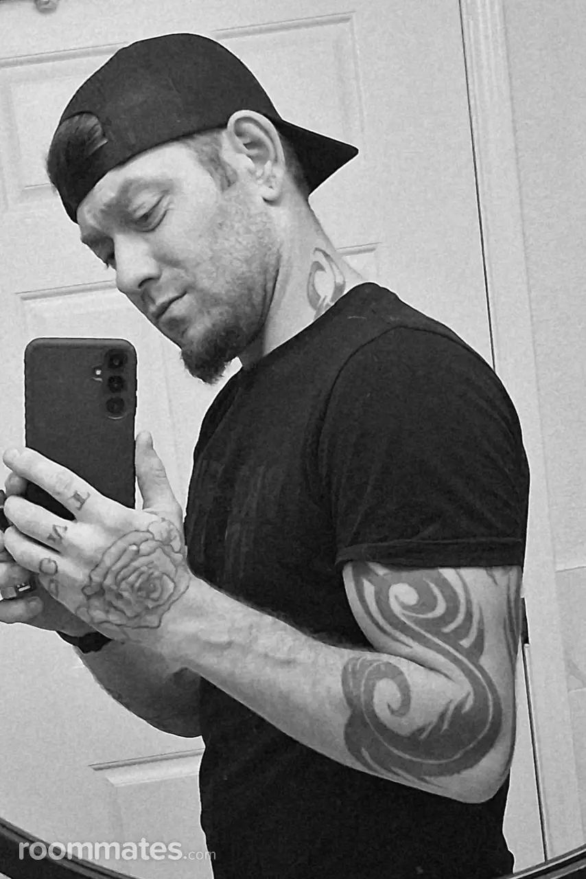 Profile photo 6 of 6