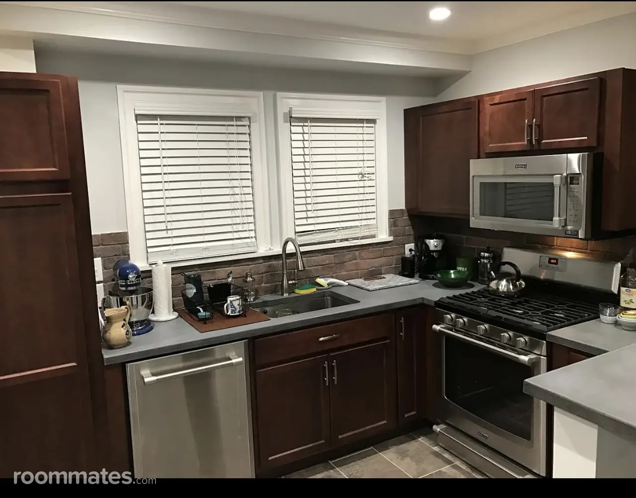 Profile photo 7 of 11