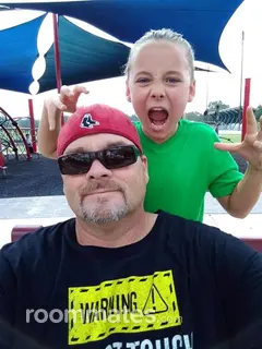 Roommate looking Baton Rouge, LA, $600