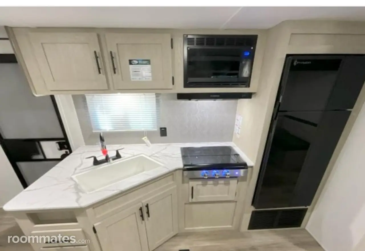 Profile photo 6 of 12