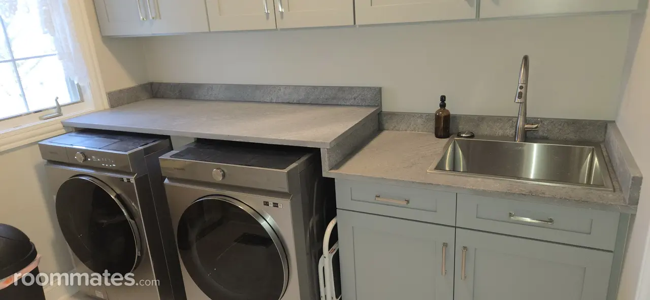 Profile photo 7 of 11