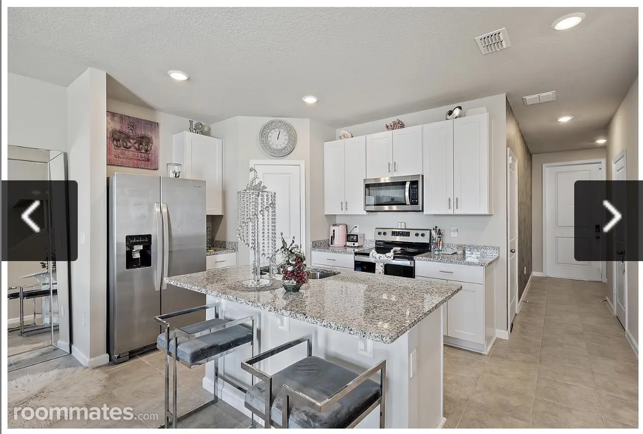 Profile photo 13 of 19