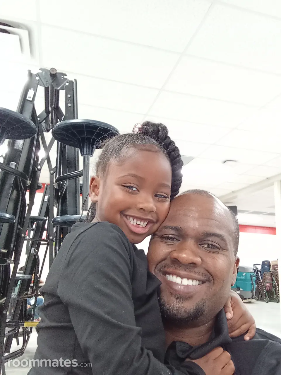 Profile photo 8 of 8