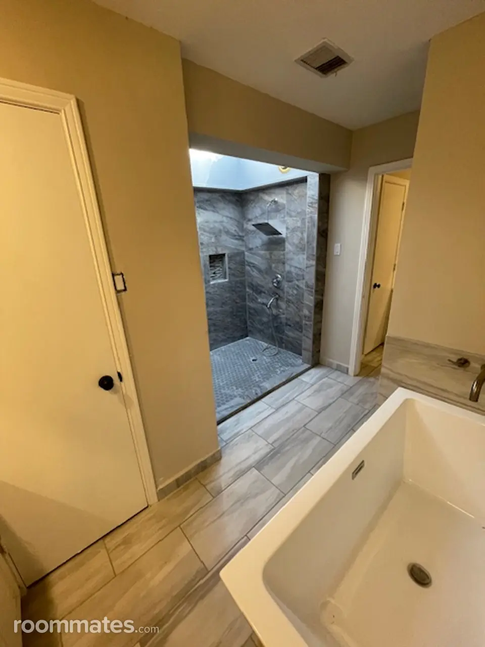 Profile photo 5 of 9