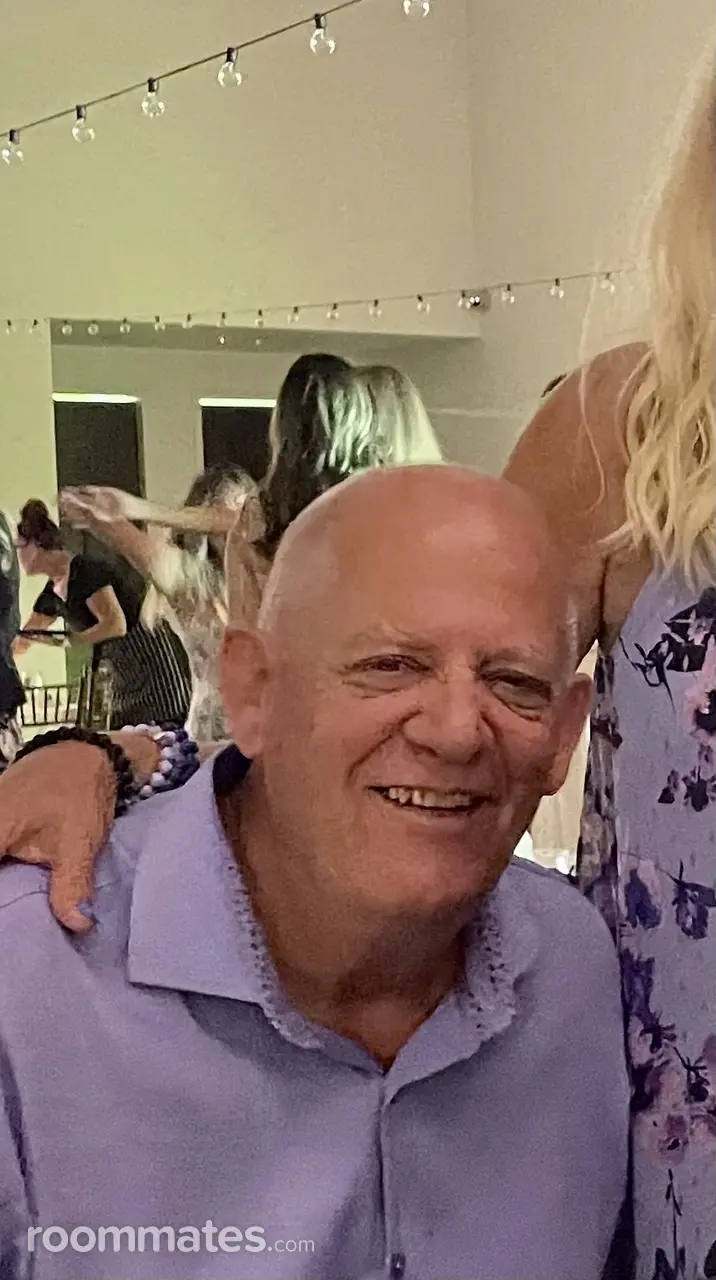 Profile photo 1 of 1