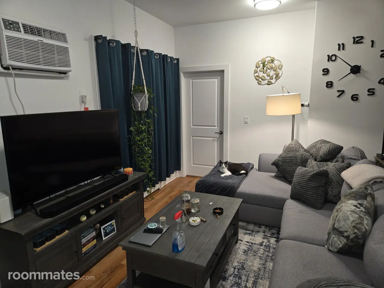 Profile photo 4 of 4