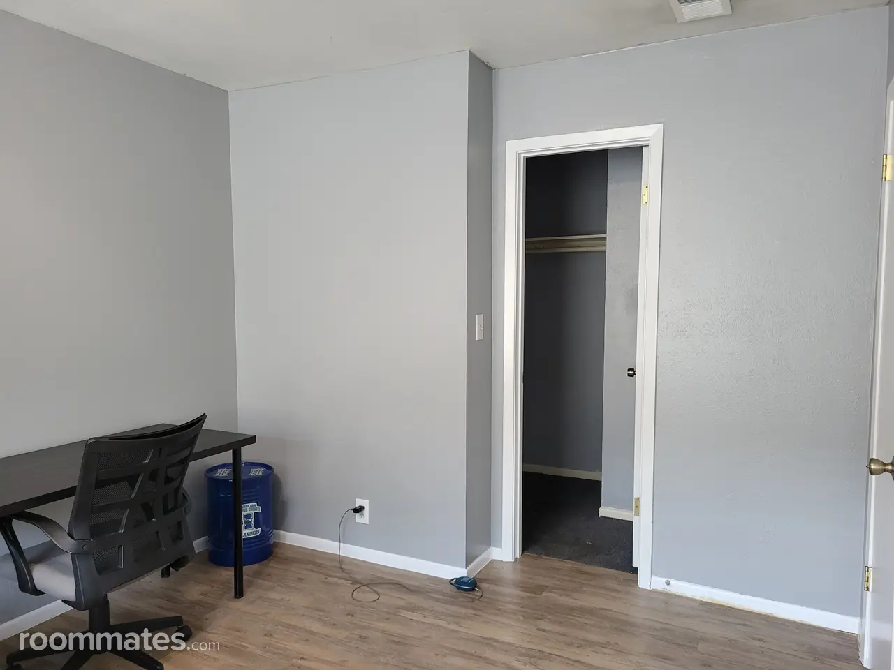 Profile photo 9 of 11