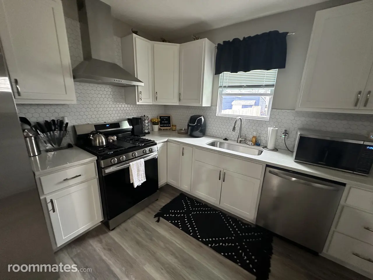 Profile photo 6 of 8