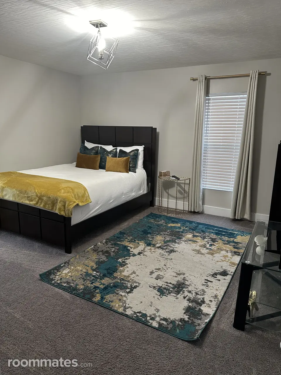 Profile photo 7 of 8