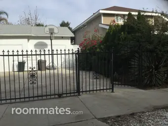 Room for rent in Canoga Park, CA $1950, house