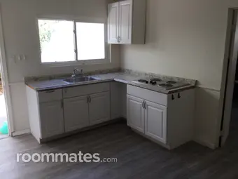 Room for rent in Canoga Park, CA $1950, house