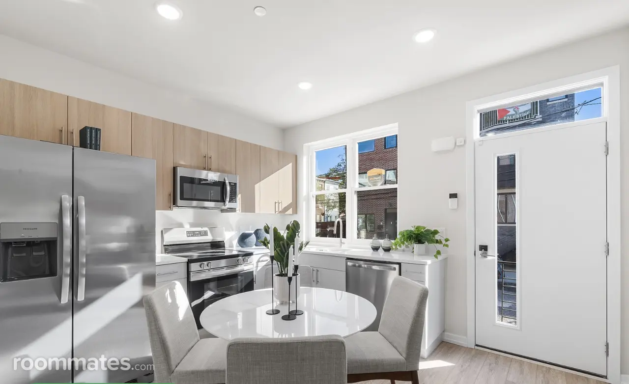 Profile photo 1 of 8