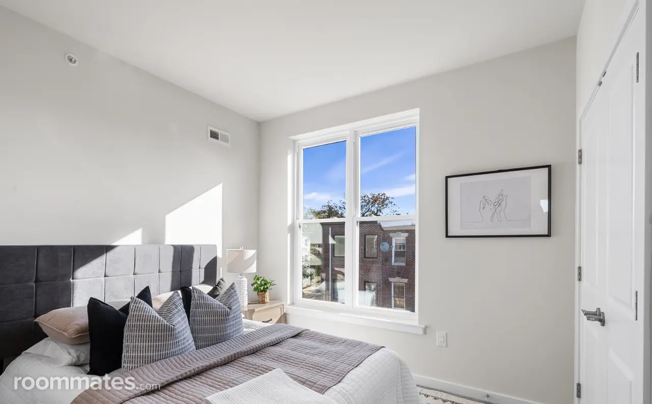 Profile photo 4 of 8