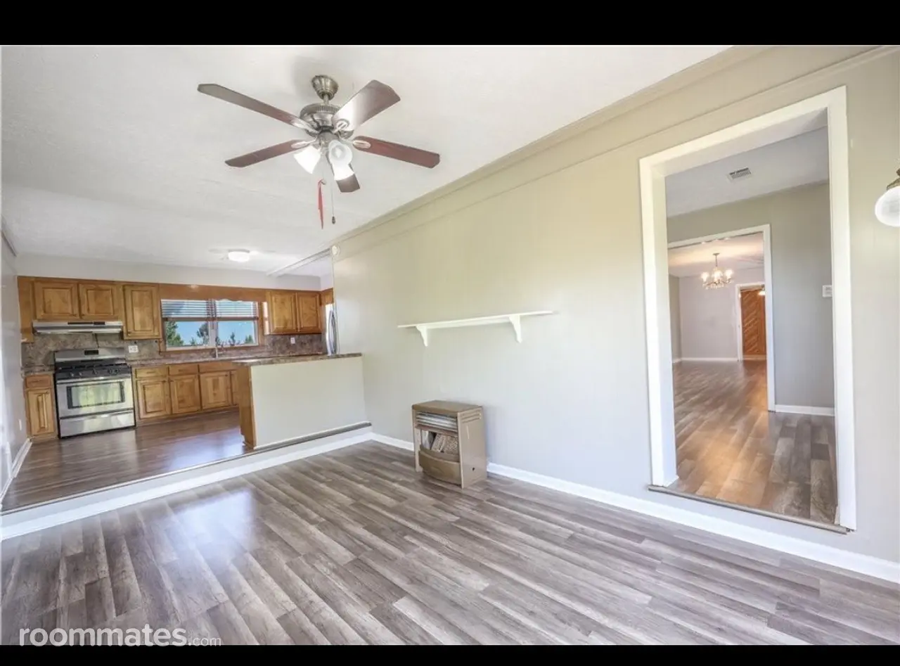 Profile photo 2 of 10