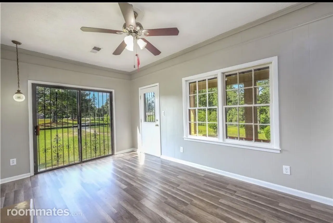 Profile photo 6 of 10