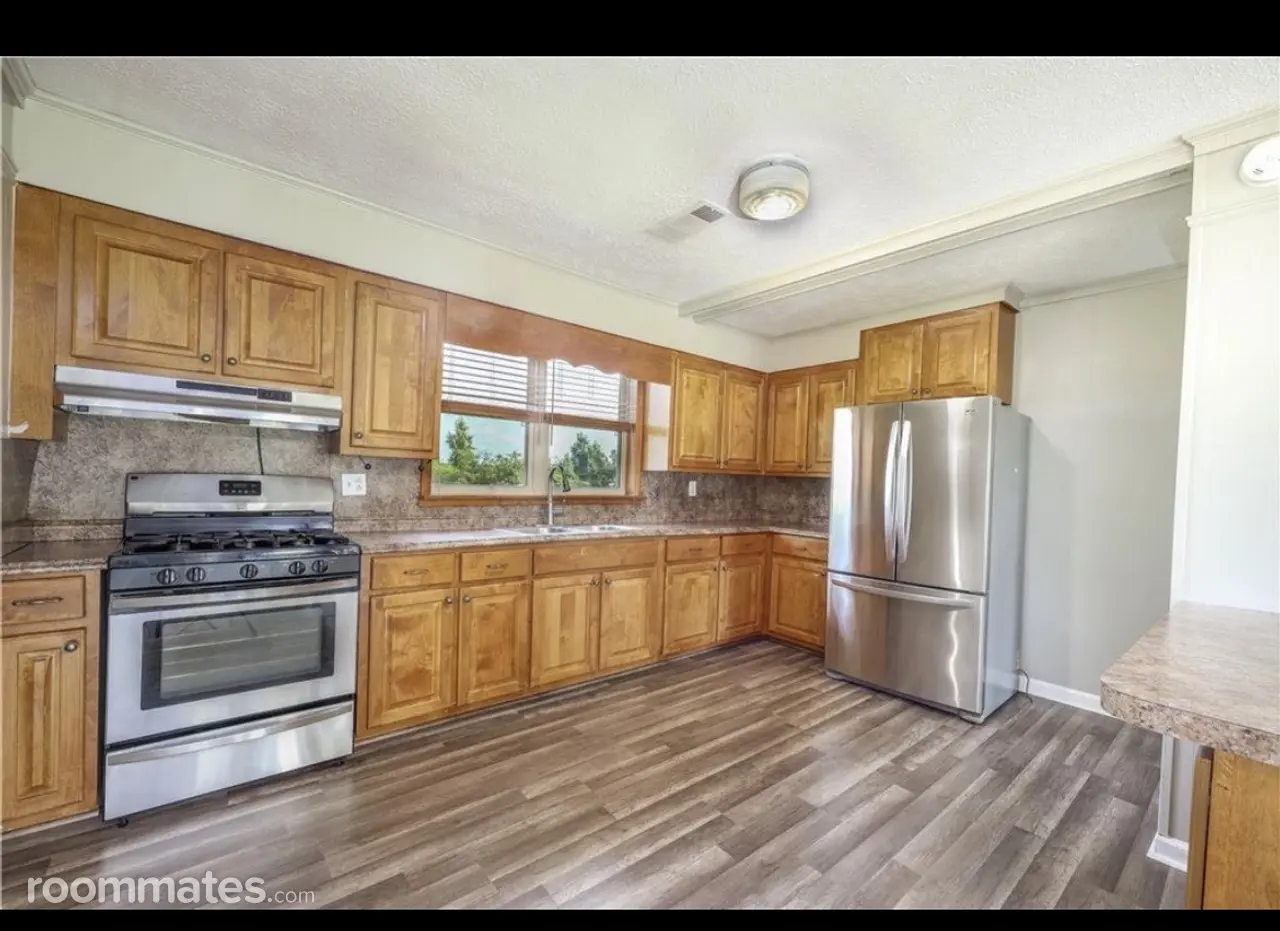 Profile photo 4 of 10