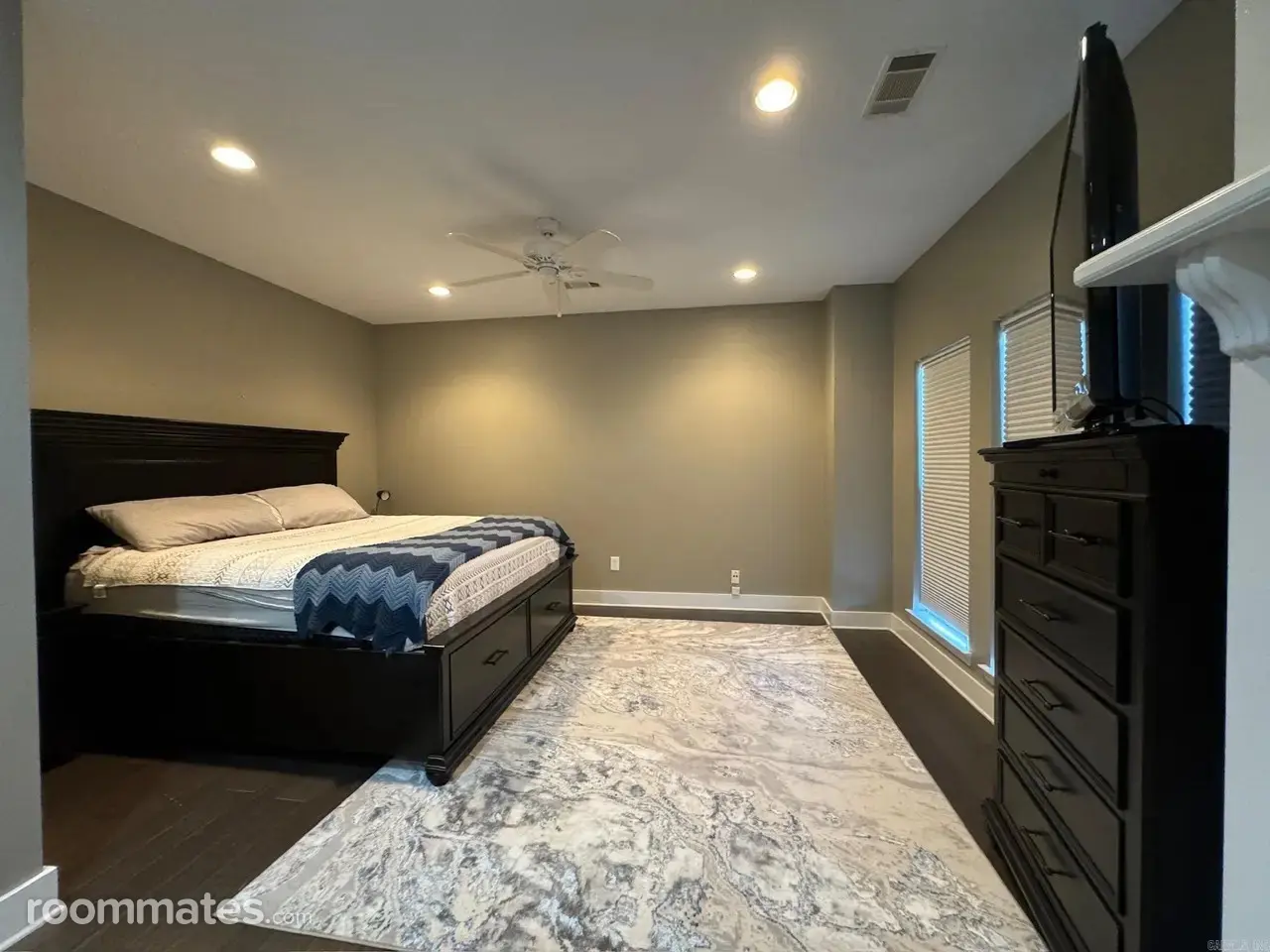 Profile photo 4 of 7