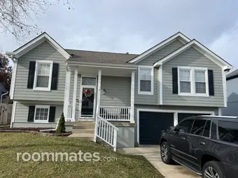 Room for rent in Olathe, KS $1200, house