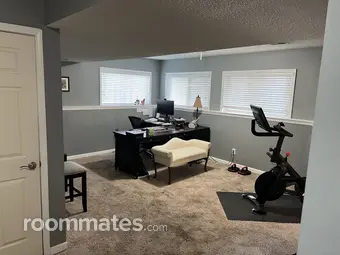 Room for rent in Olathe, KS $1200, house