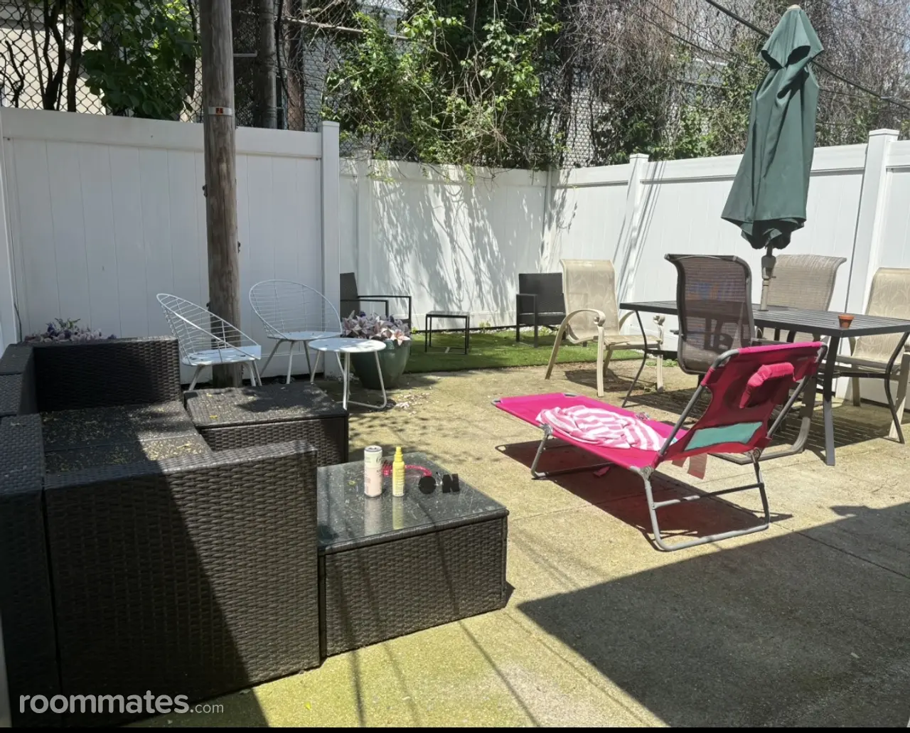 Profile photo 3 of 9