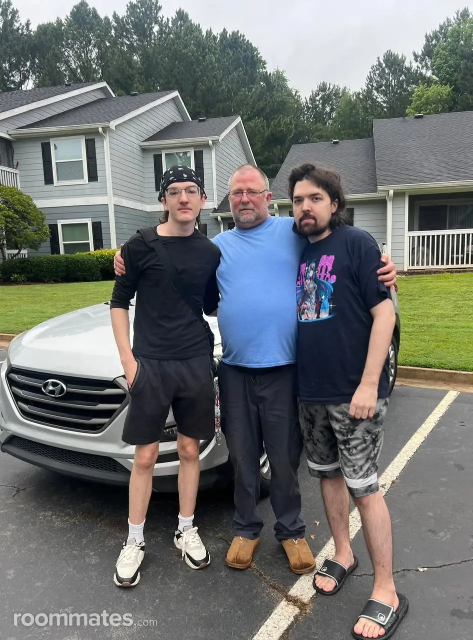 Profile photo 1 of 1