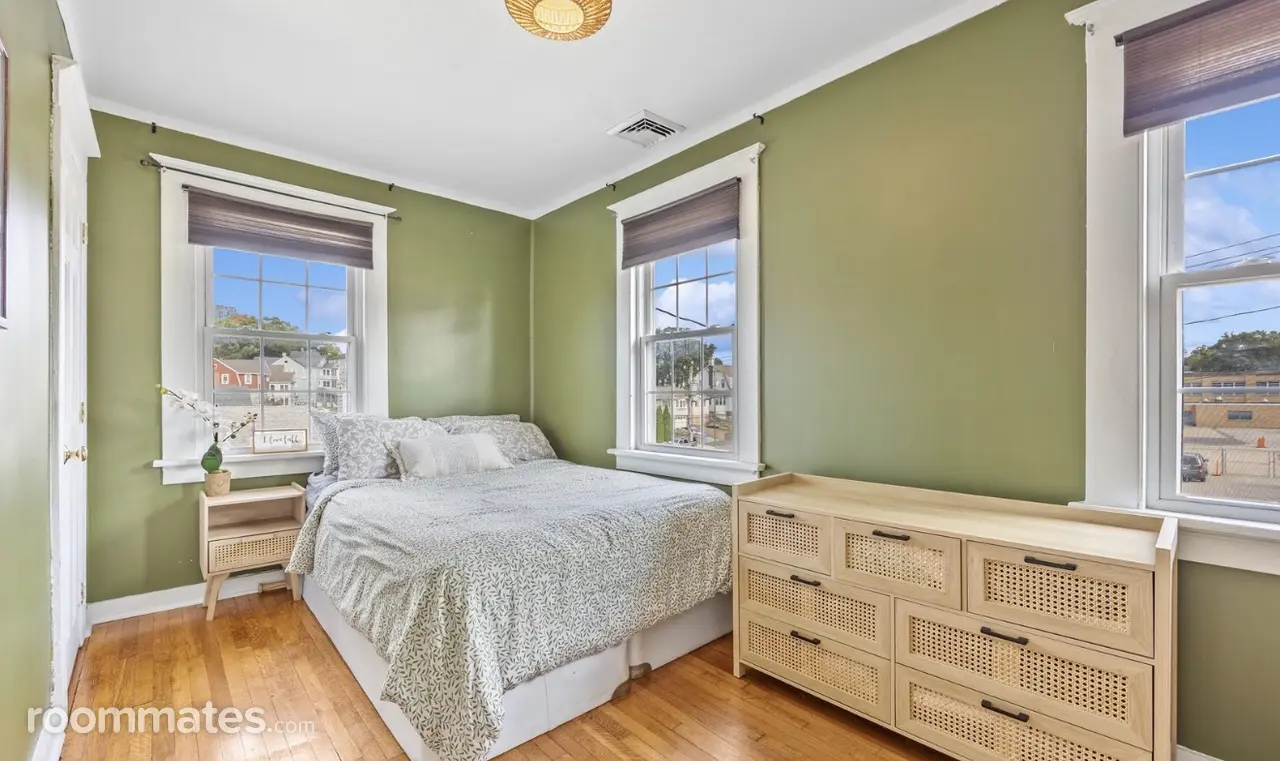 Profile photo 6 of 11