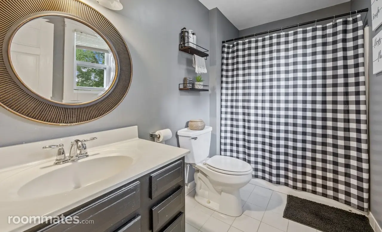 Profile photo 5 of 11