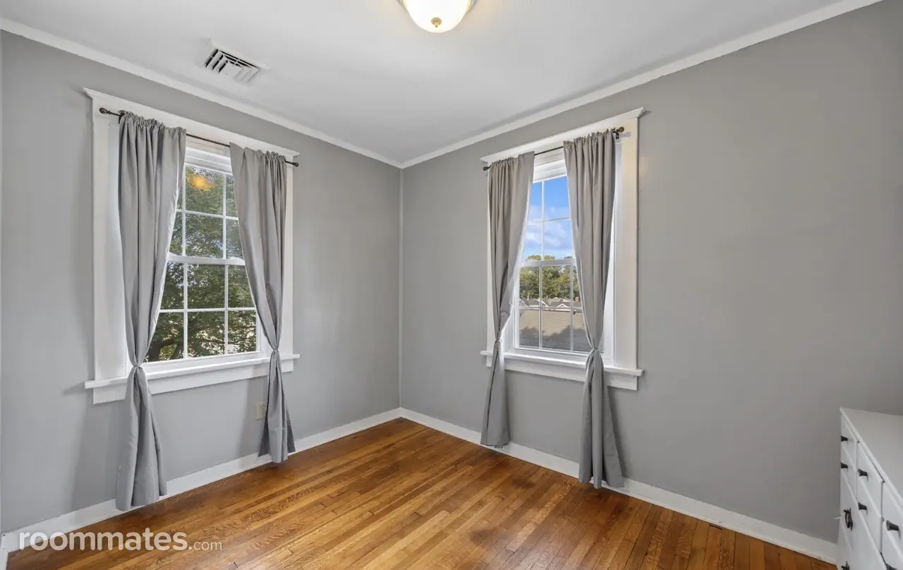 Profile photo 1 of 11