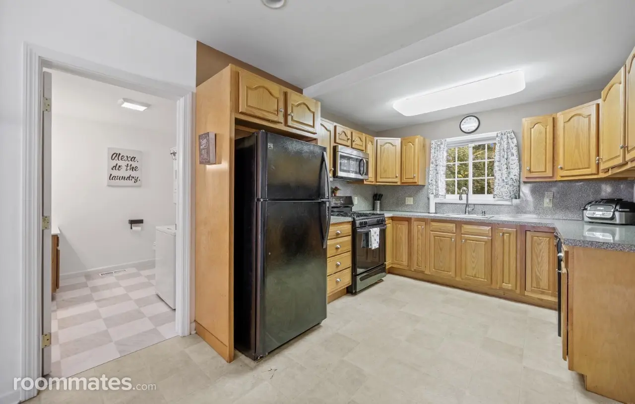 Profile photo 2 of 11