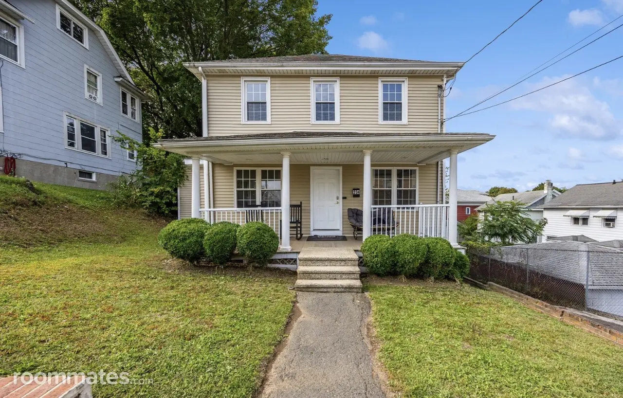 Profile photo 7 of 11