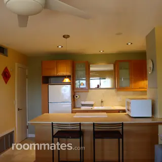 Room for rent in Woodland Hills, CA $1500, house