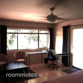 Room for rent in Woodland Hills, CA $1500, house