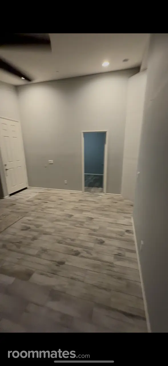 Profile photo 3 of 6