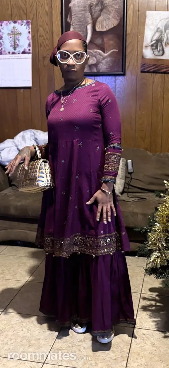 Profile photo 4 of 10