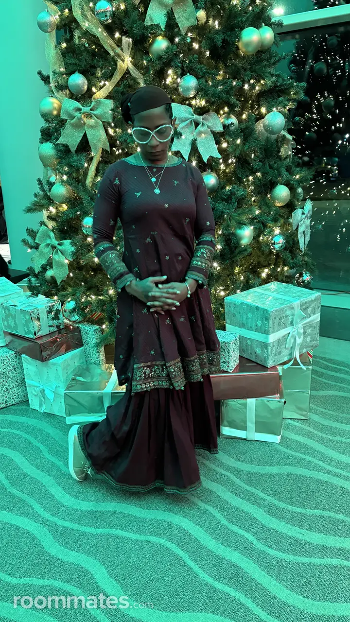 Profile photo 7 of 10