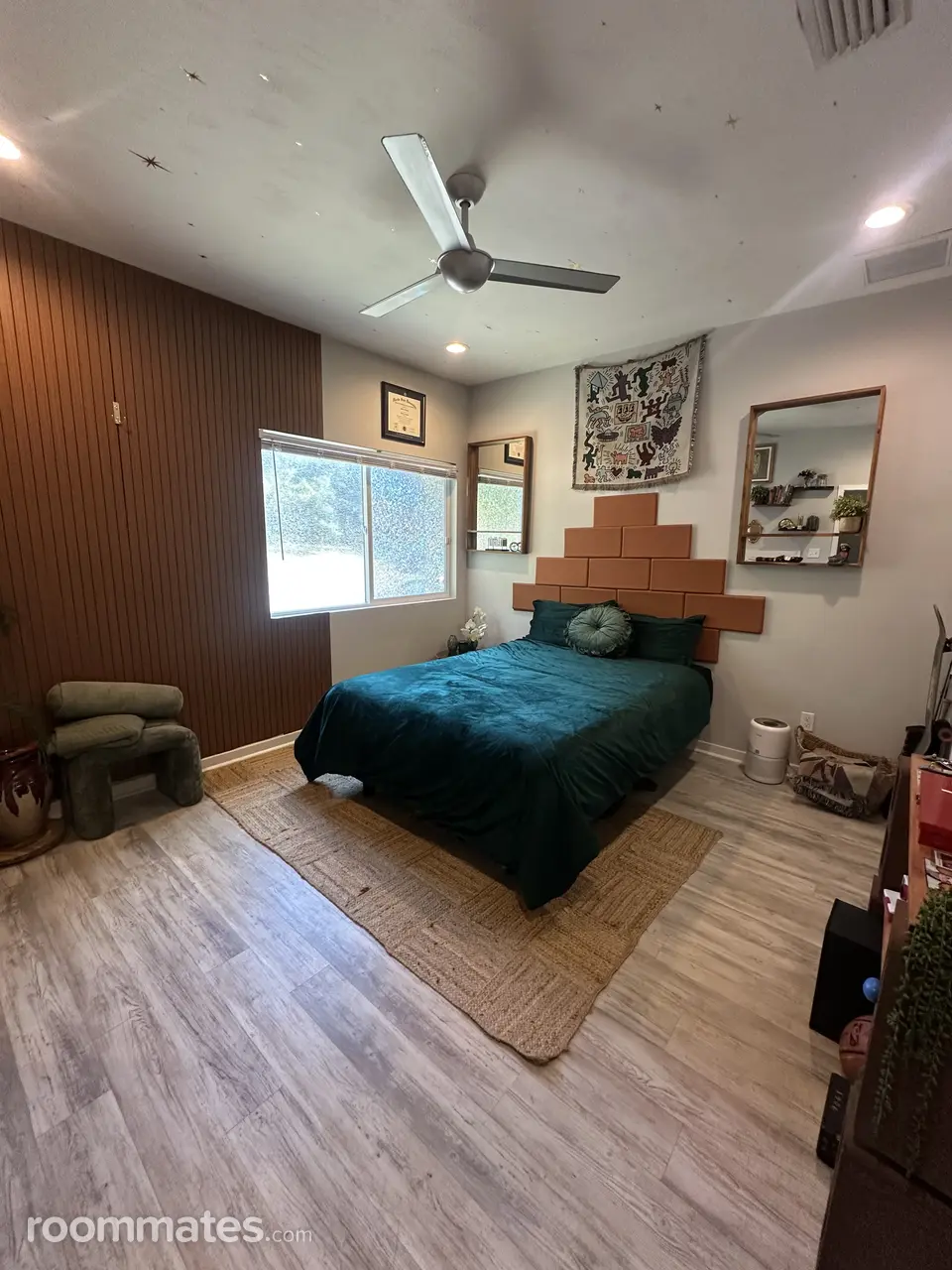 Profile photo 9 of 12