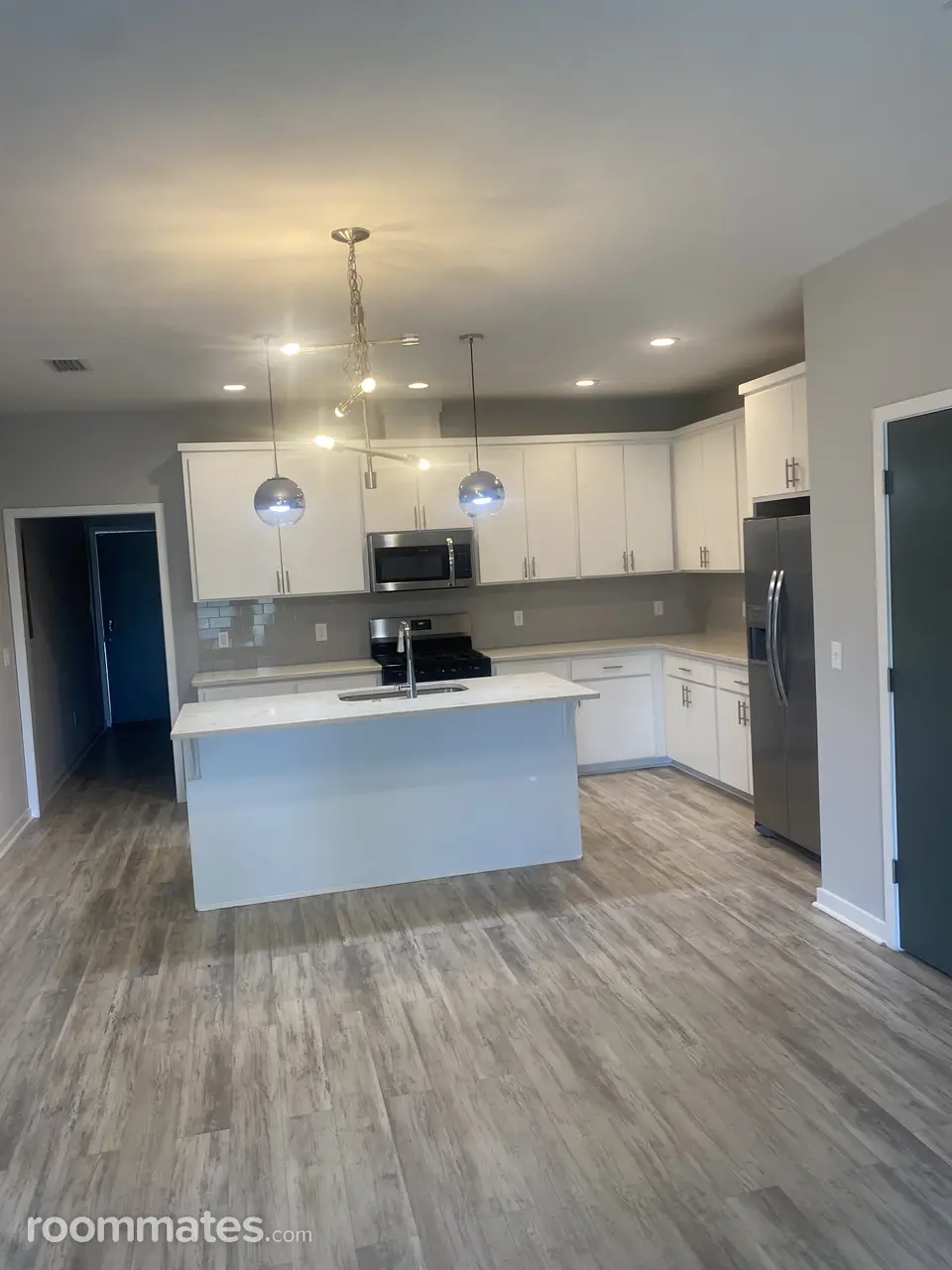 Profile photo 4 of 12