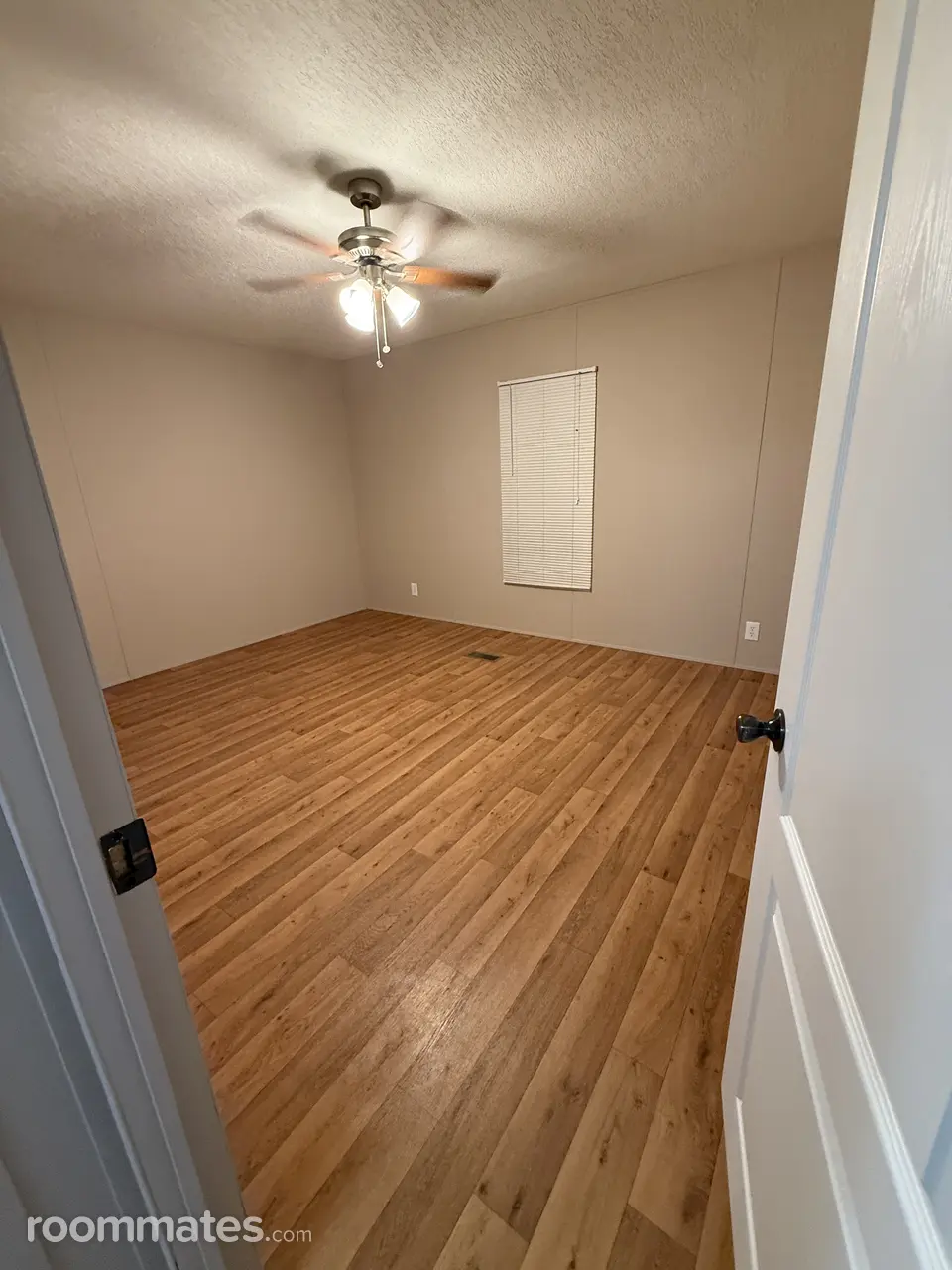 Profile photo 7 of 15