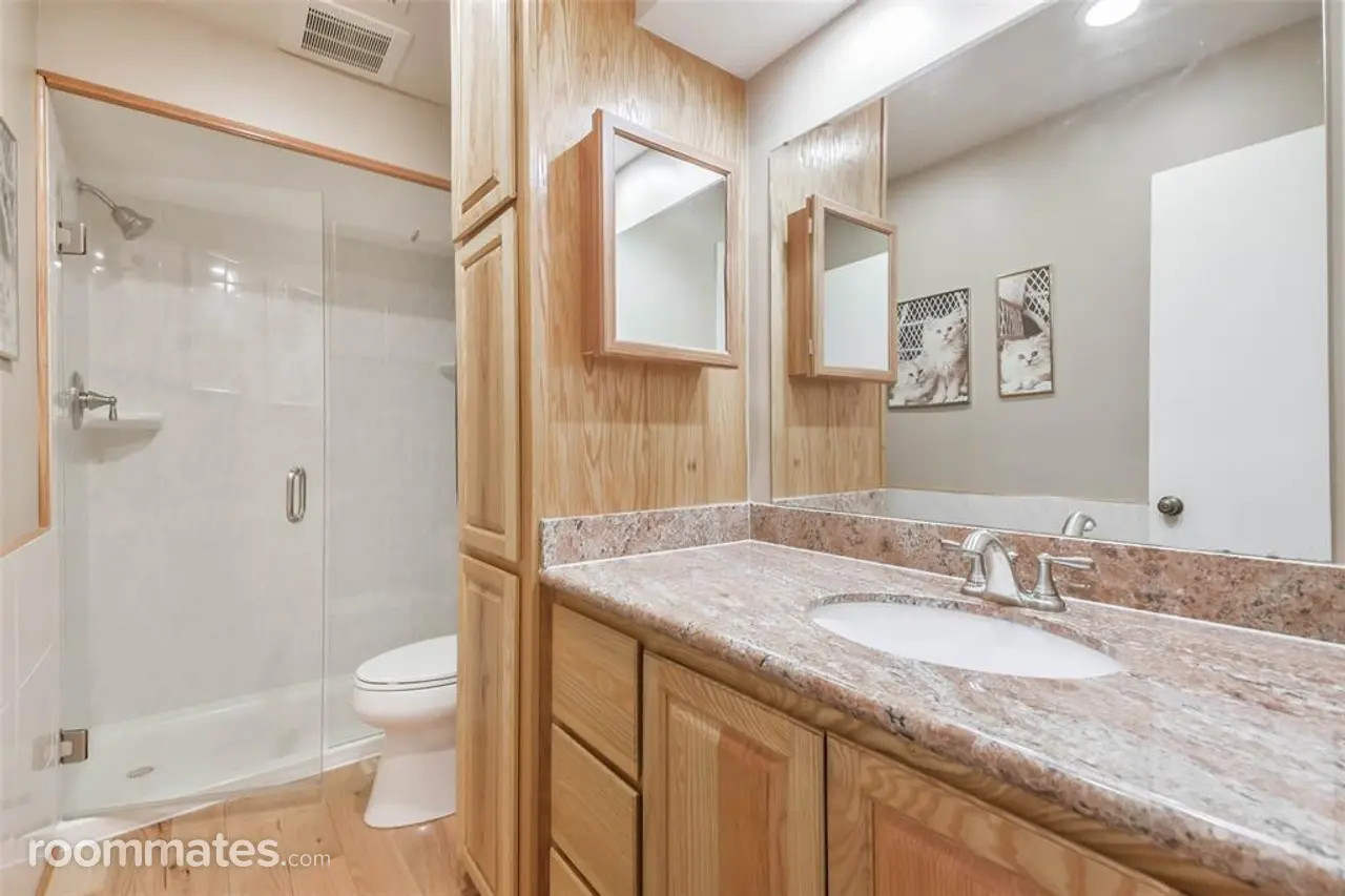 Profile photo 2 of 11