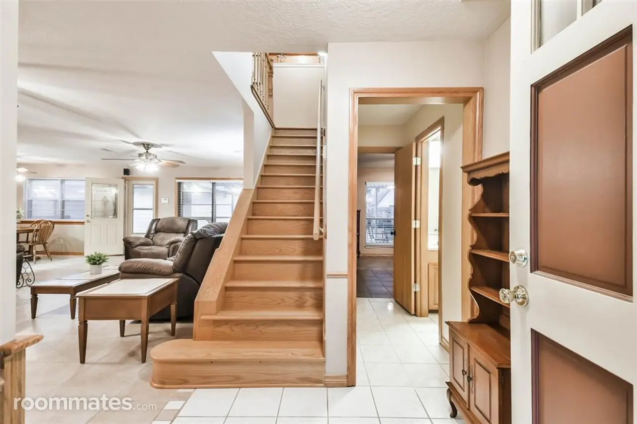 Profile photo 7 of 11