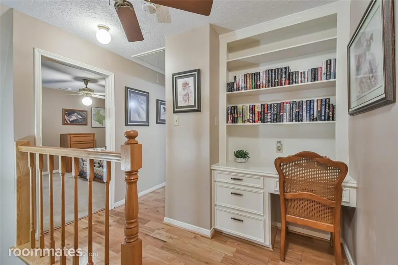 Profile photo 8 of 11