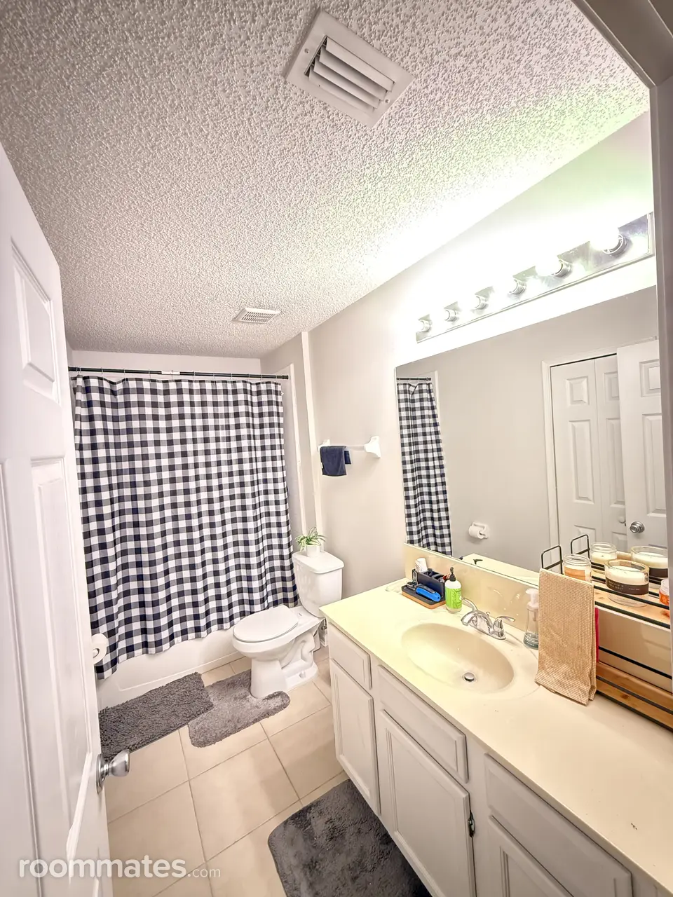 Profile photo 4 of 13