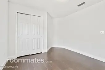 Room for rent in Jacksonville, FL $900, house