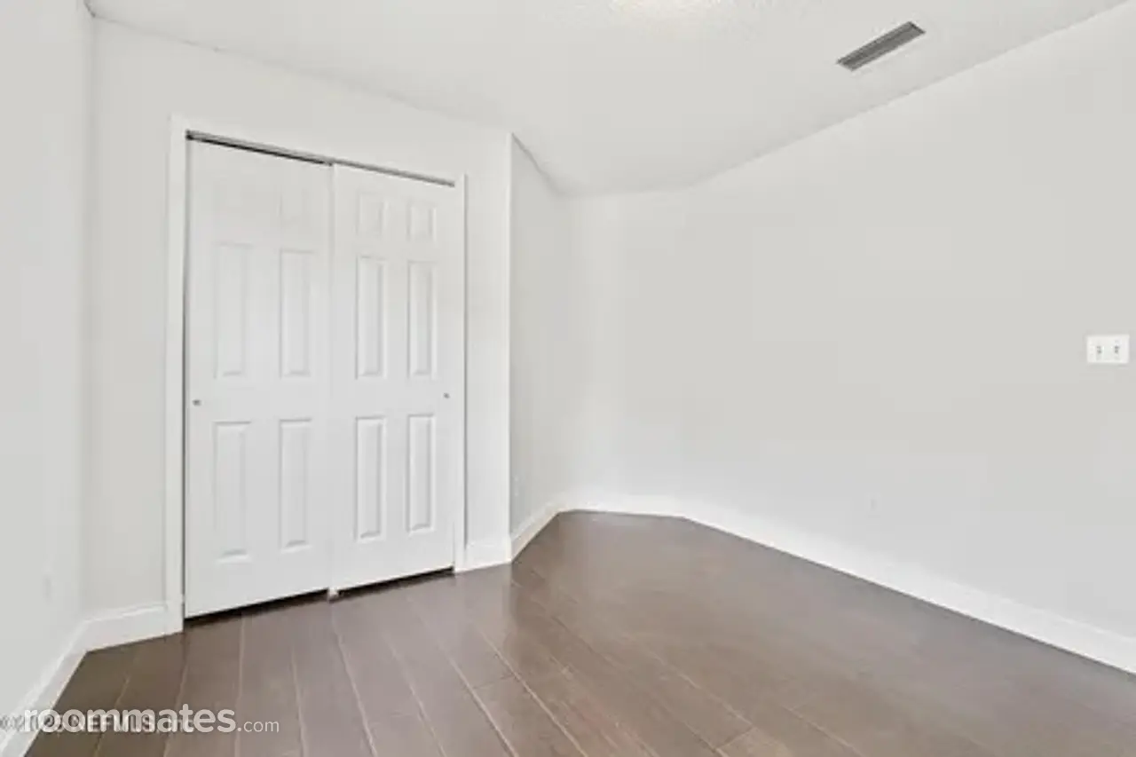 Profile photo 5 of 13