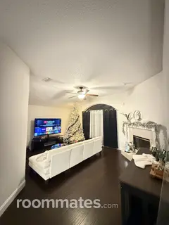 Room for rent in Jacksonville, FL $900, house