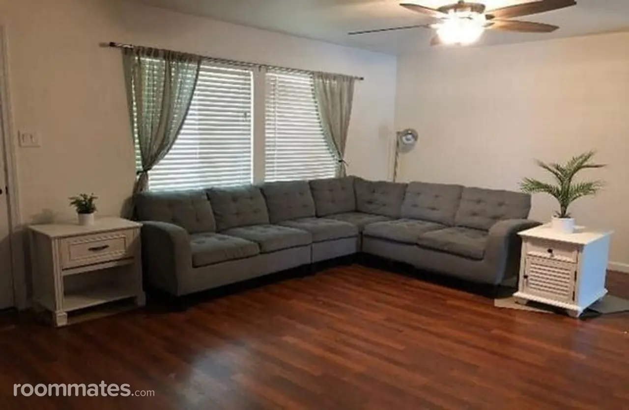 Profile photo 1 of 7