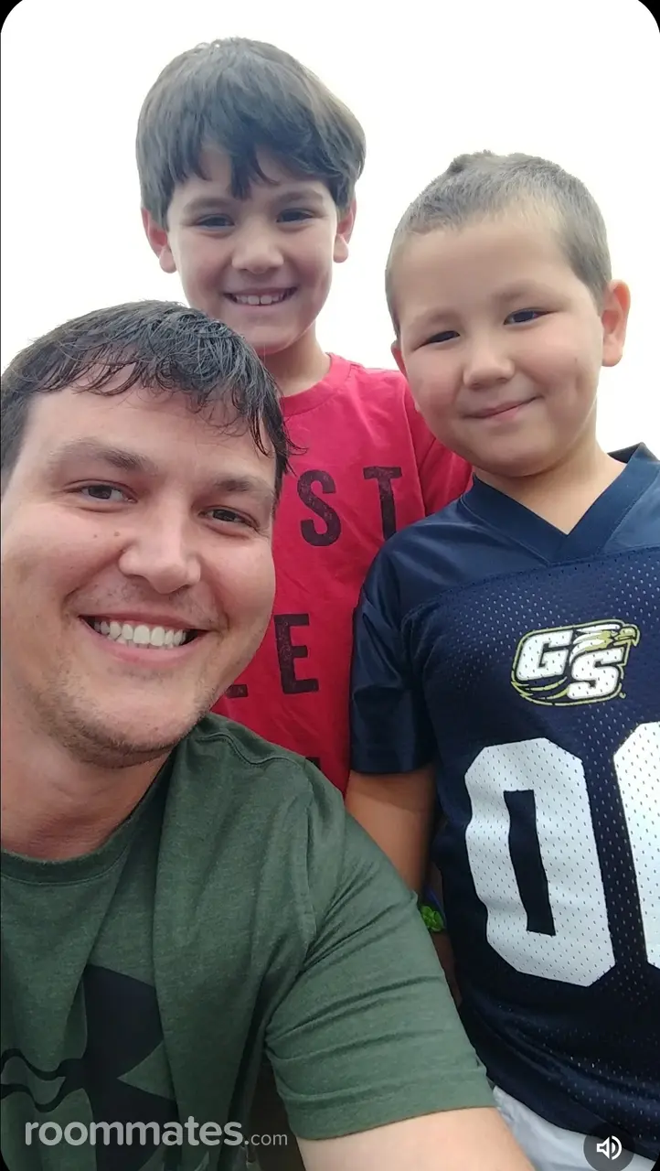 Profile photo 10 of 10