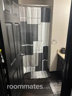 Room for rent in Tukwila, WA $900, condo