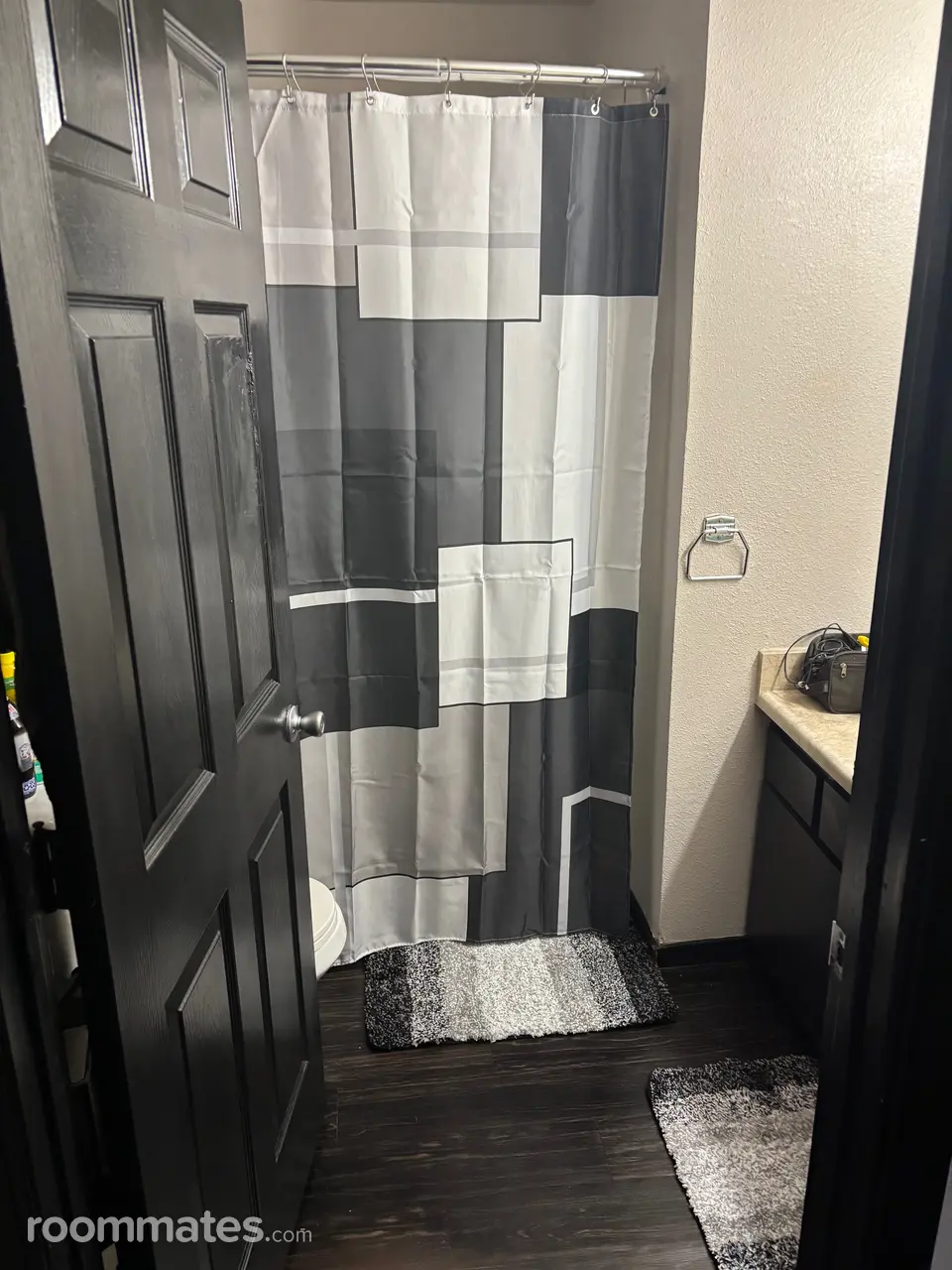 Profile photo 4 of 8