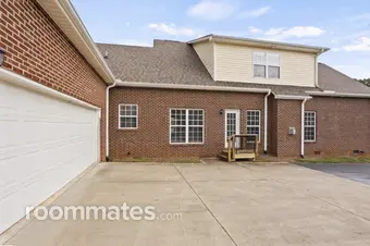 Room for rent in Greenville SC $900, house